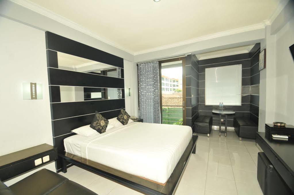 Arya Hotel & Spa Кута Екстериор снимка